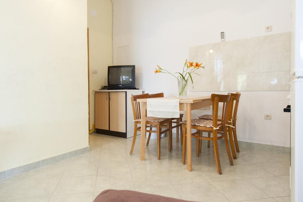 Apartment Mikulic Duće Εξωτερικό φωτογραφία