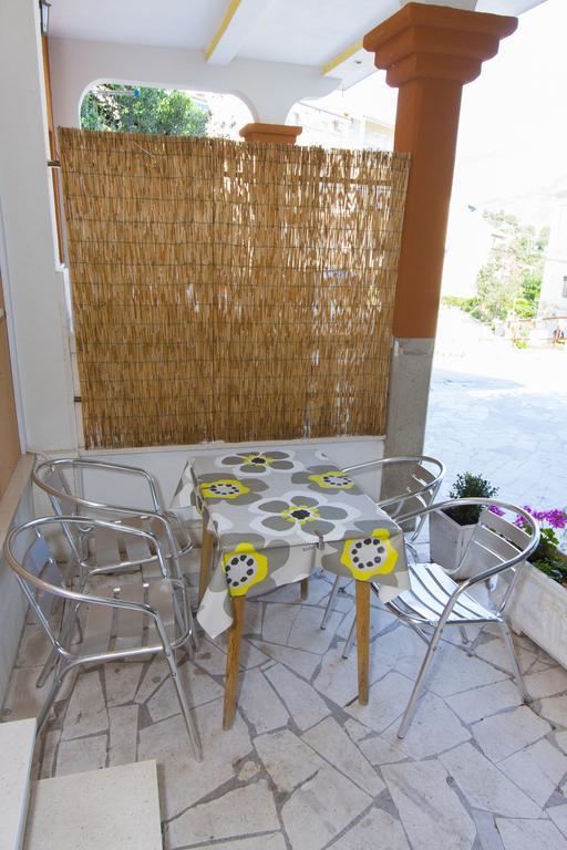 Apartment Mikulic Duće Εξωτερικό φωτογραφία
